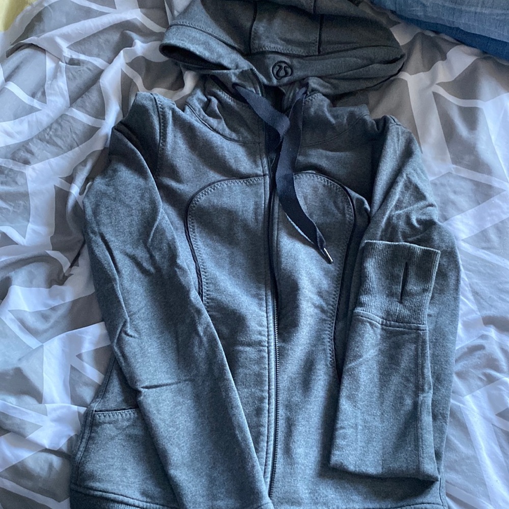Womens Lulu size 8